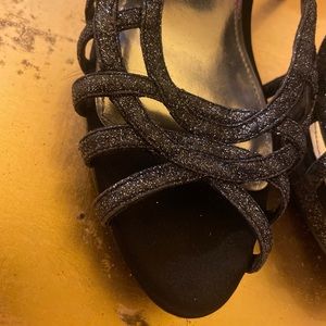 NEW Taste of Nina Gray Sparkly Heels Size 8.5 | 4 inch heels